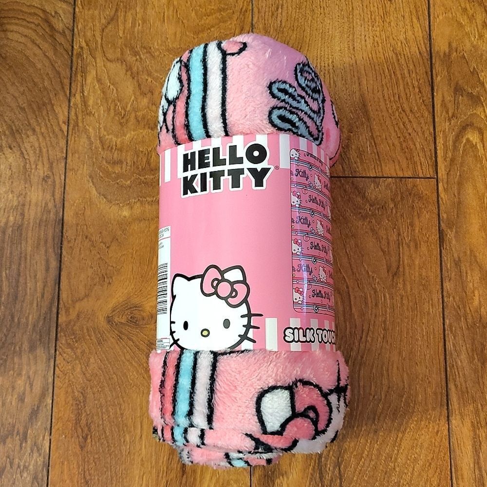HELLO KITTY Pink‎ Printed Silk Touch Throw Blanket NWT Colorful Bows 40x50